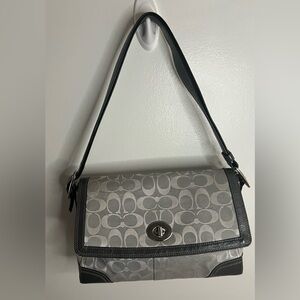 Coach Hampton Signature Shoulder/Sling
Bag